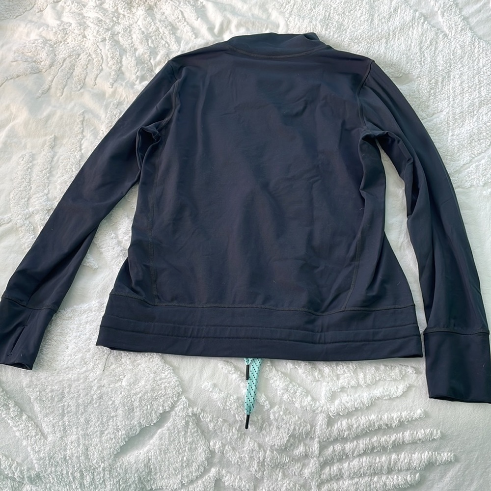 Adidas pullover. Size M. - Picture 5 of 5